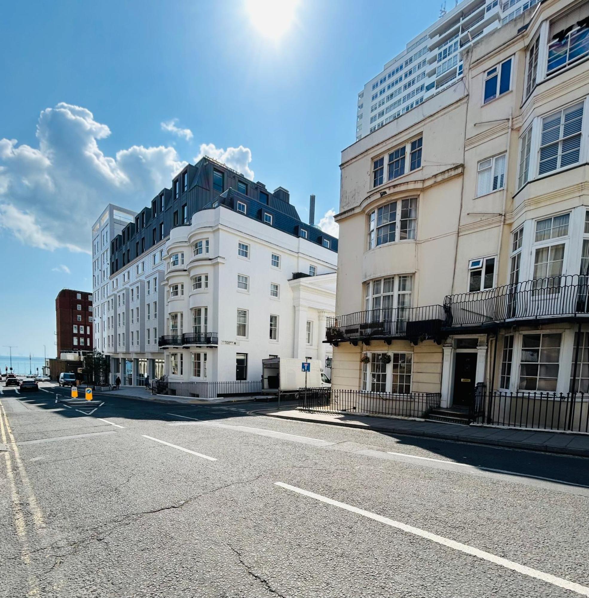 Two Top Central Beach Studios - Also Separate Spa Cabin And Watersports * Brighton